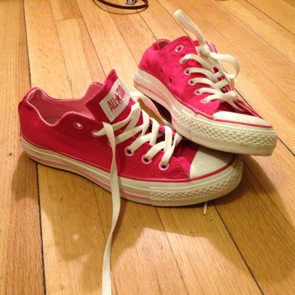 🚫SOLD in bundle🚫Hot Pink Converse All Stars