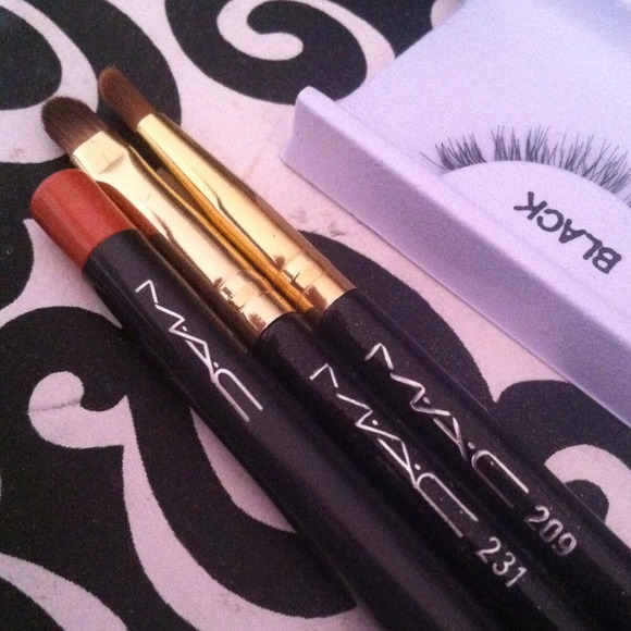 Authentic Mac makeup. - Picture 2 of 3