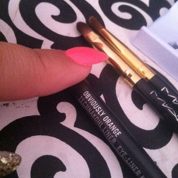 Authentic Mac makeup. - Picture 3 of 3