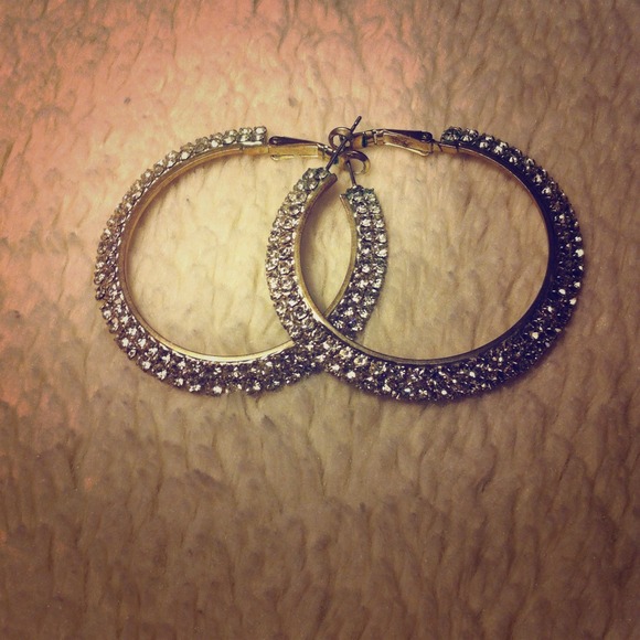 Studded earrings - Picture 1 of 1