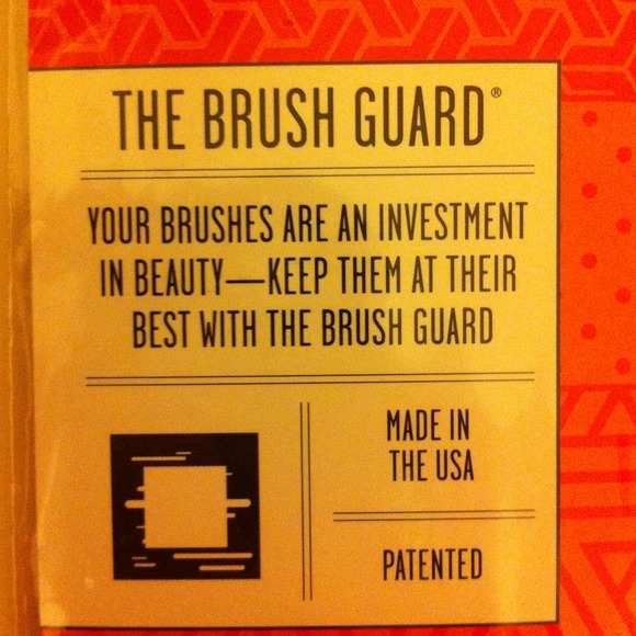 Makeup brush guards for travel storage protection