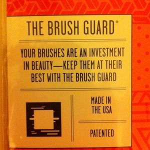 Makeup brush guards for travel storage protection