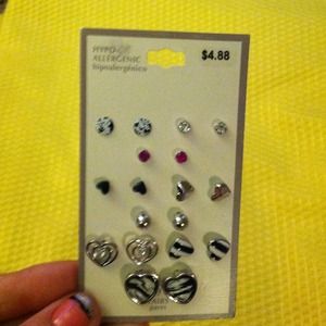 Cute studs earrings