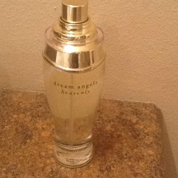 *hold* for jchu99 Dream angels Heavenly perfume.