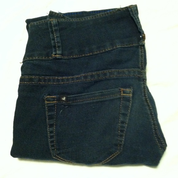 SOLD 🚫Jeggings free with another item