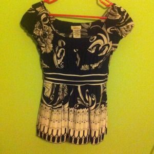 Small black and white top