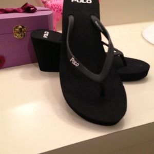 Polo flip-flops