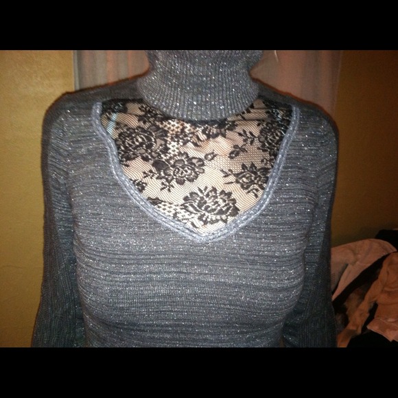Dressy turtleneck - Picture 3 of 4