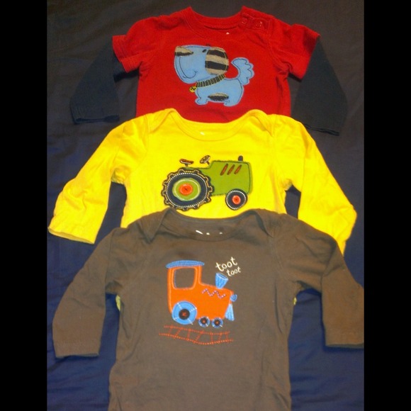 ***SOLD***Baby bundle Onesis long sleeves..