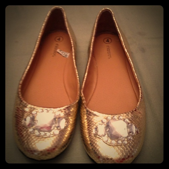Cute Gold Flats