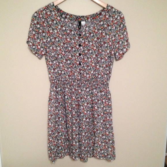💜💜SOLD💜💜H&M Divided Floral Dress