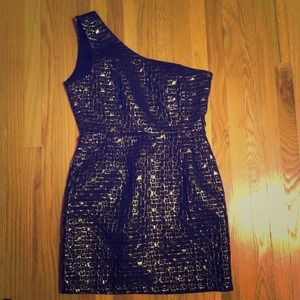One should dress