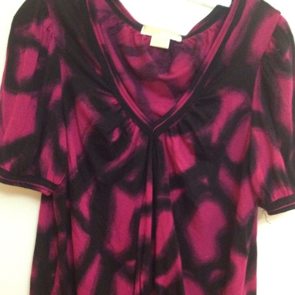 REDUCED! Michael Kors casual top - maroon and blk