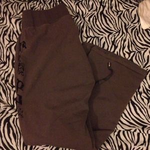 Great sweat pants with black detail on the side.