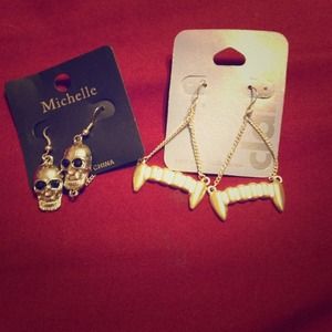 Skull earrings