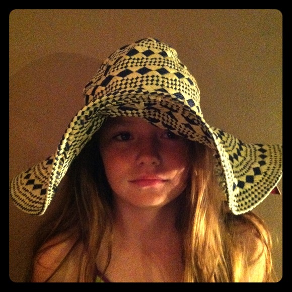 Floppy beach hat