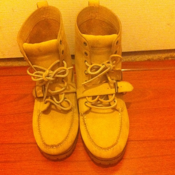 Boots - Picture 1 of 3