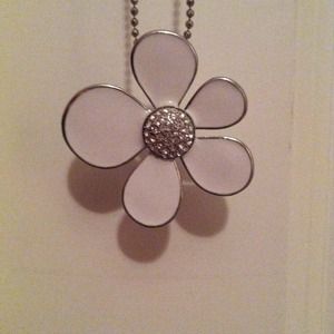 White flower necklace