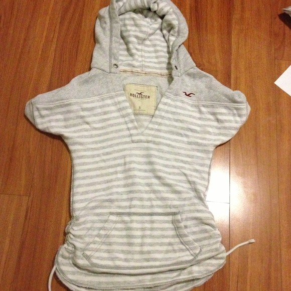 Cute Hollister sweater