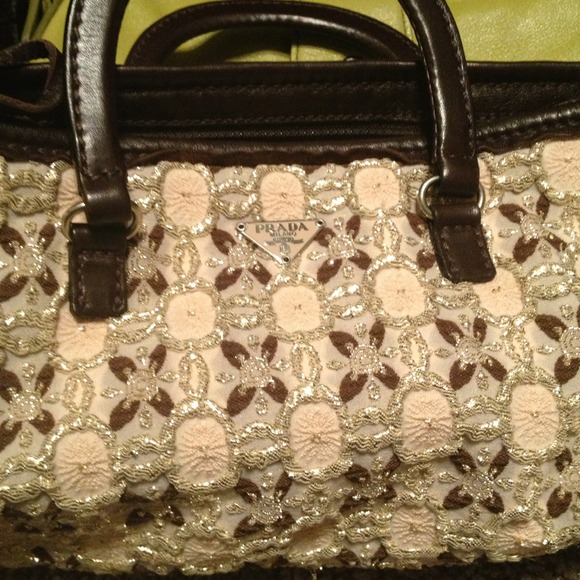 Small Prada purse - Picture 2 of 4