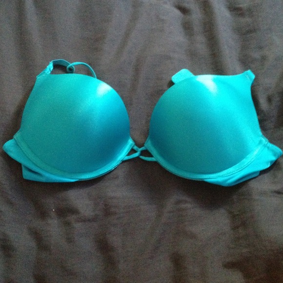 TRADED: Miraculous plunge bra - Picture 1 of 2