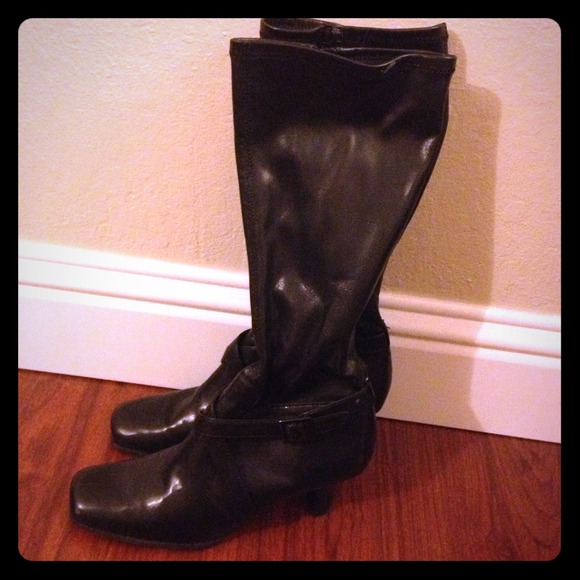 Kenneth Cole reaction knee high boots.