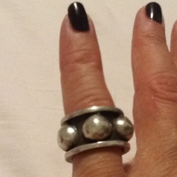 STERLING SILVER RING