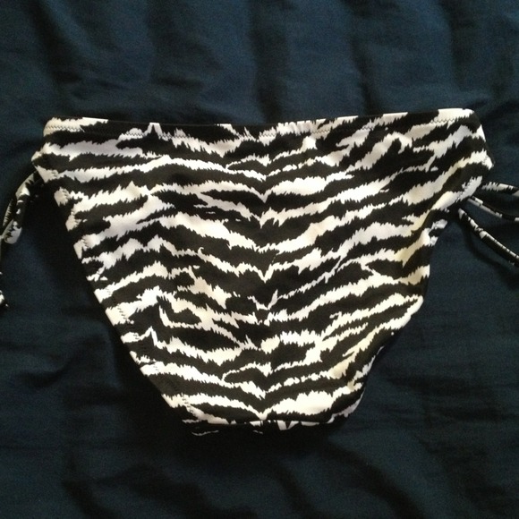 TRADED: Zebra print bikini bottoms. - Picture 2 of 2