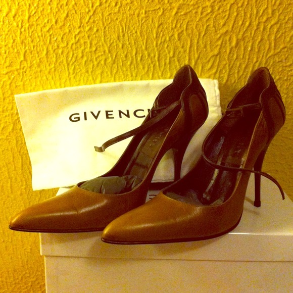 BRAND NEW Givenchy stilettos