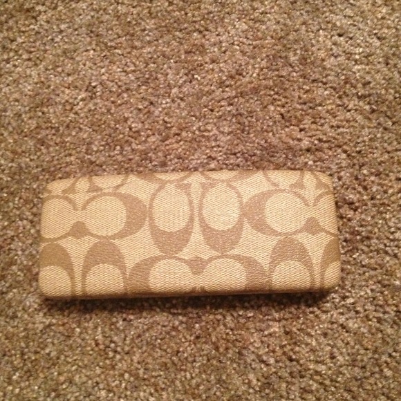 Coach glasses holder