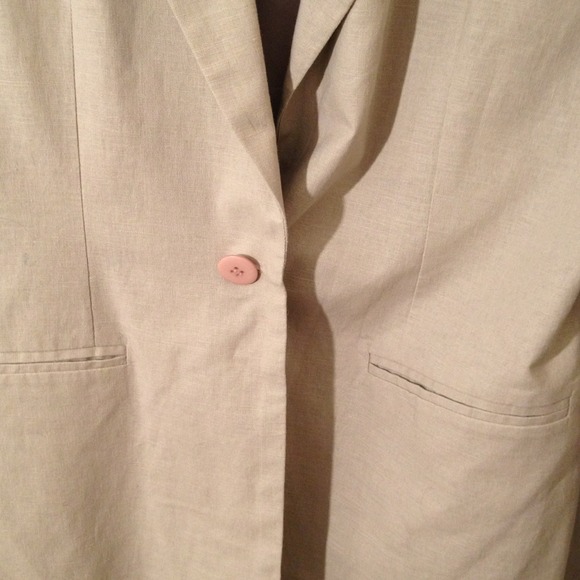 Blazer - Picture 3 of 3