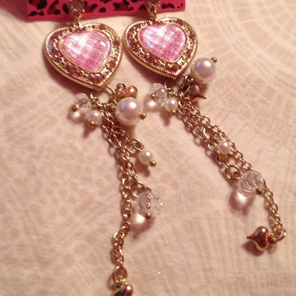 💸 -->SOLD<-- 💸BETSEY JOHNSON EARRINGS