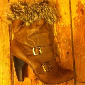 4 pairs of shoes Bundle