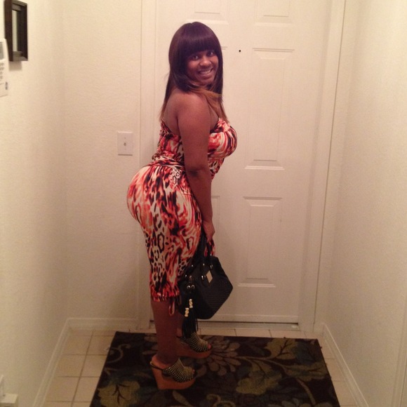 Romper 🔥🔥🔥 - Picture 2 of 3