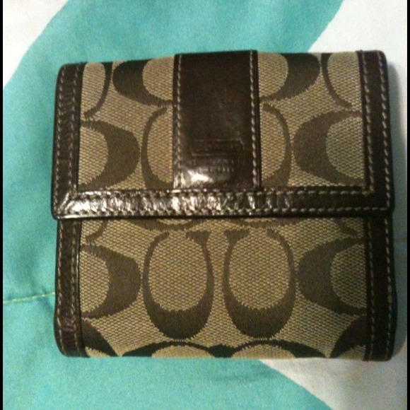 Coach Set! - Picture 2 of 3