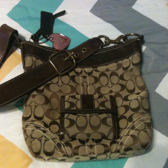 Coach Set! - Picture 3 of 3