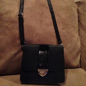 Black shoulder bag