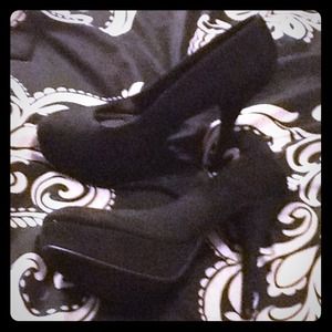 Brash heels faux suede