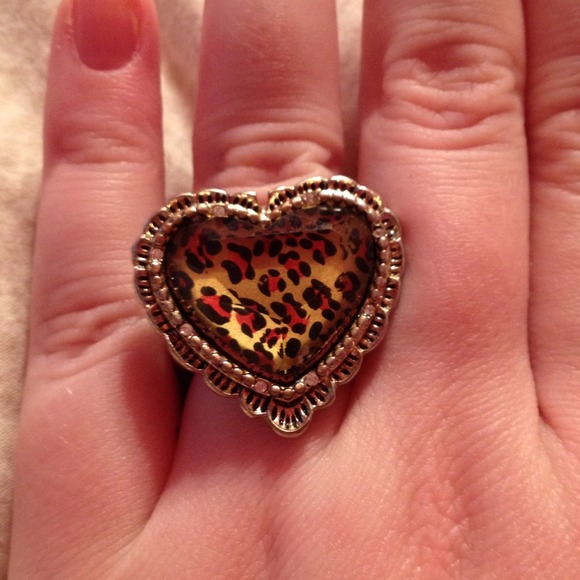 Authentic Betsey Johnson Leopard Heart Ring 💍