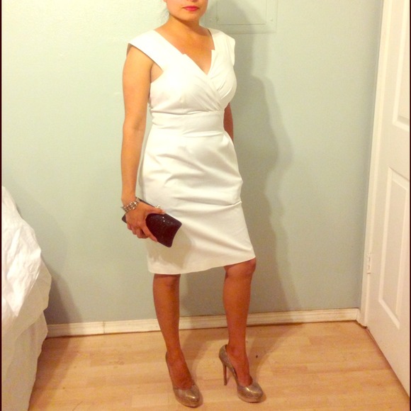 Club Monaco White V-neck cocktail dress