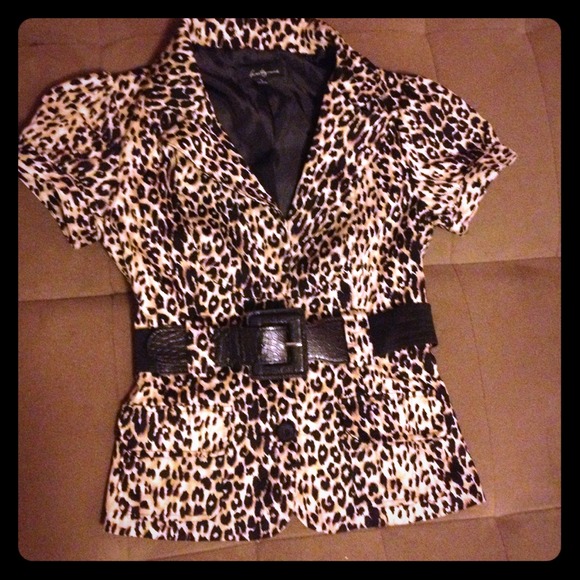 Cheetah print jacket/blazer. - Picture 1 of 4