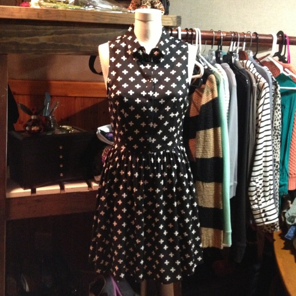 ❌SOLD❌Divided by H&M Black and White Cross Dress