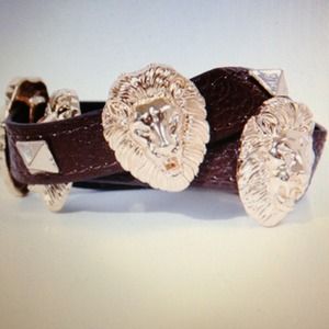 ♦Faux leather lion wrap around bracelet♦