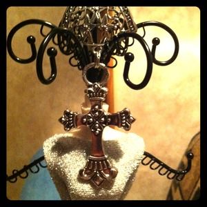 🌟 UNIQUE SILVER CROSS PENDANT🌟