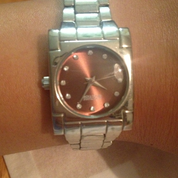 Watch - Picture 2 of 4