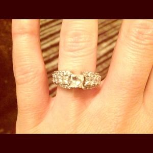 Reeds Diamond Ring 14ct white gold