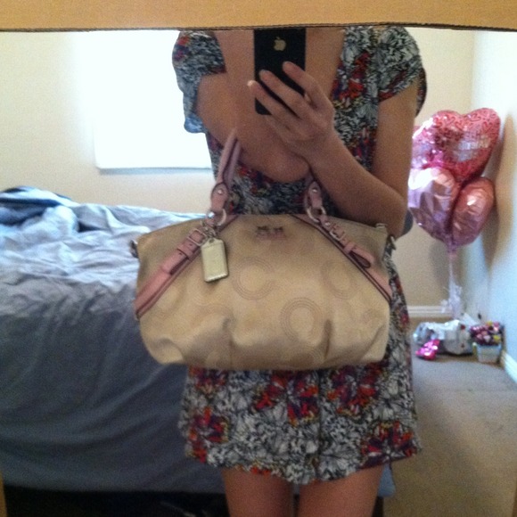 -SOLD OUT- Coach madison sophia. Very good used.