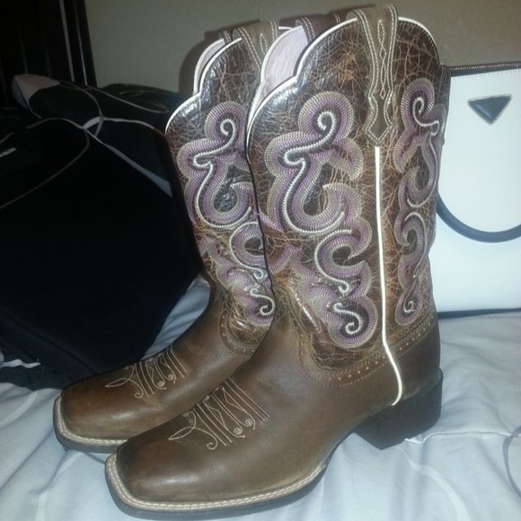 💢Sold💢Cowgirl boots!! Great condition