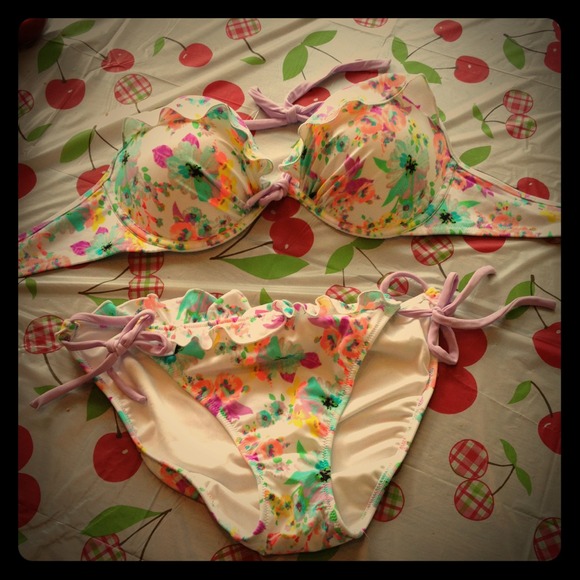 Nwot Floral VS Bathing Suit
