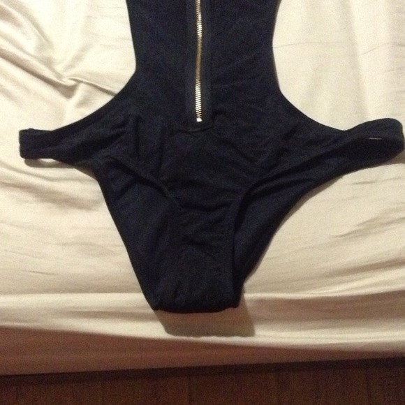 Raisins collection Monokini with FREE fedora main image 4